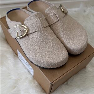 Rothy’s buckle clogs